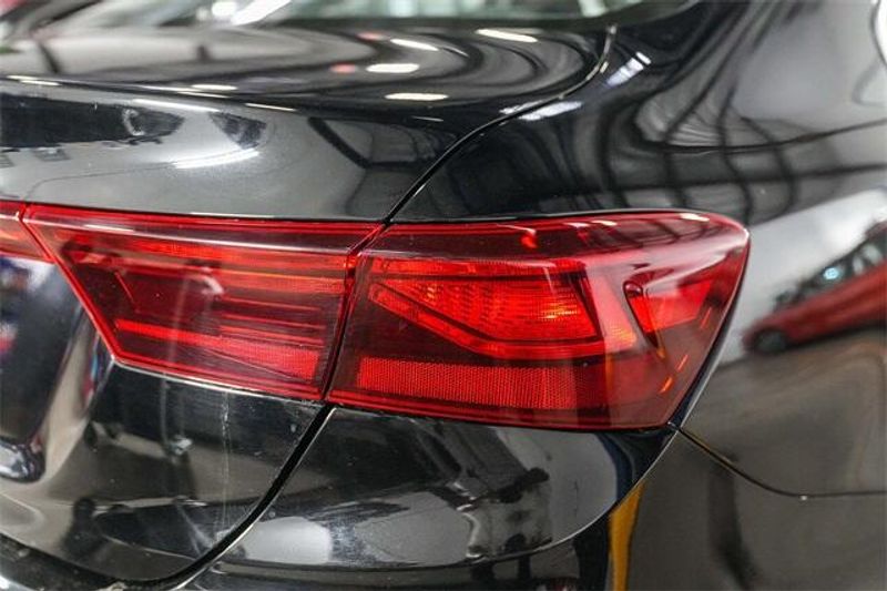 2024 Kia Forte LXSImage 9
