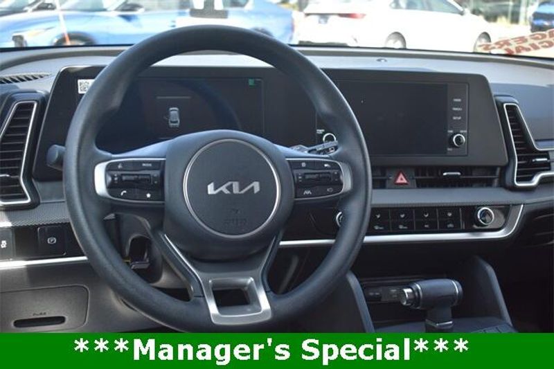 2024 Kia Sportage LXImage 17