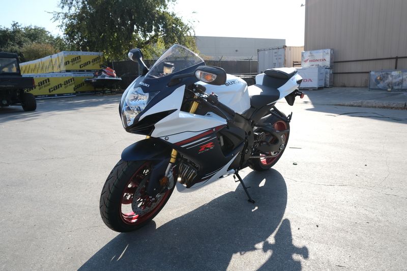 2025 Suzuki GSXR750 WHITEImage 12