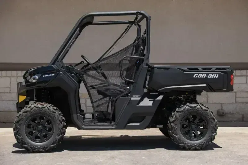 2025 Can-Am DEFENDER DPS HD10 STEALTH BLACKImage 1