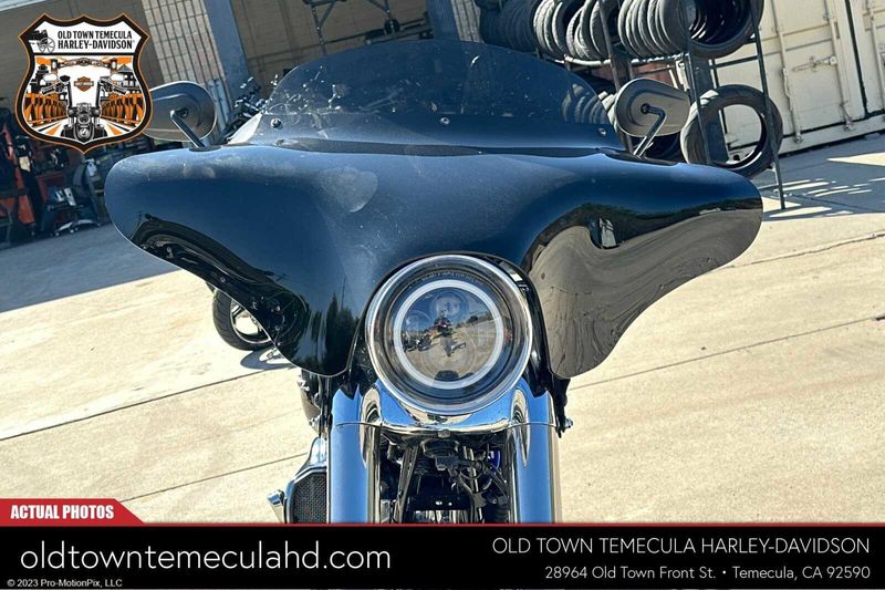 2016 Harley-Davidson Softail in a BLACK W/PINSTRIPE exterior color. BMW Motorcycles of Temecula – Southern California (951) 506-6903 bmwmotorcyclesoftemecula.com 