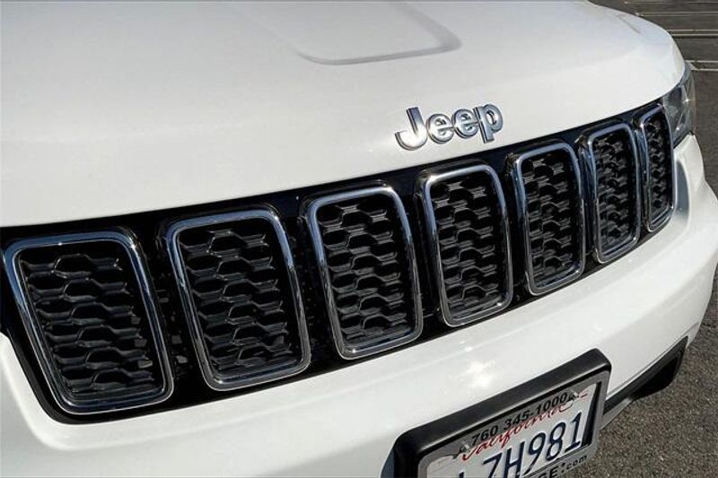 Used 2019 Jeep Grand Cherokee Laredo EImage 30