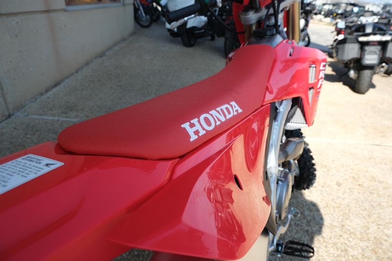 2025 Honda CRF450R REDImage 7