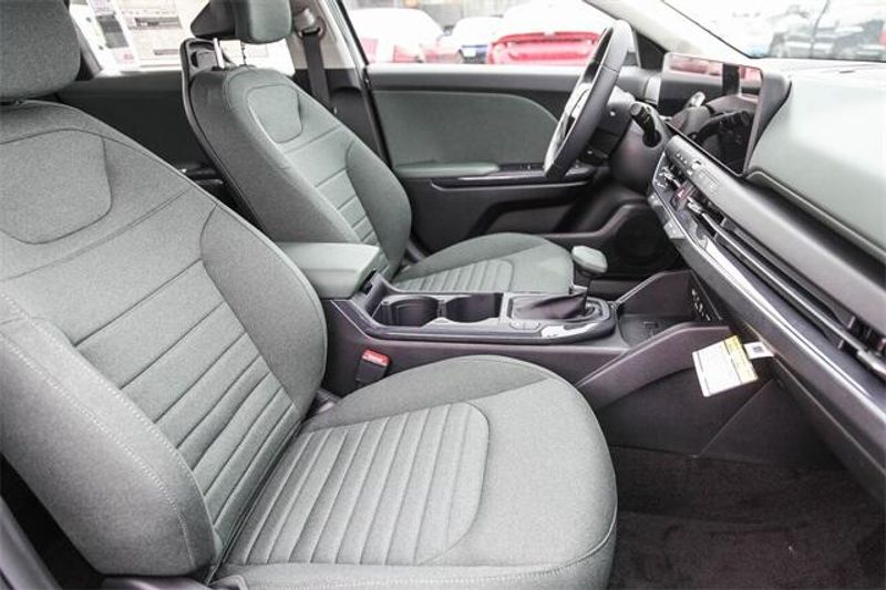 New 2025 Kia K4 EXImage 7