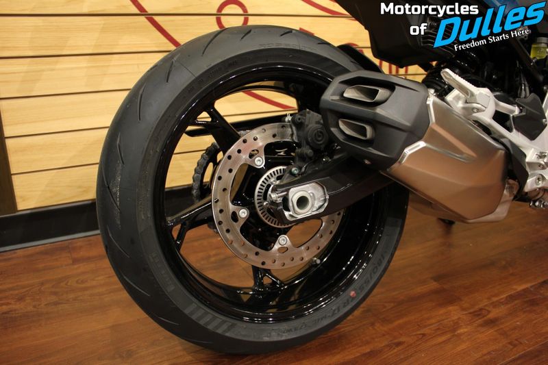 New 2026 BMW F 900 R Image 9