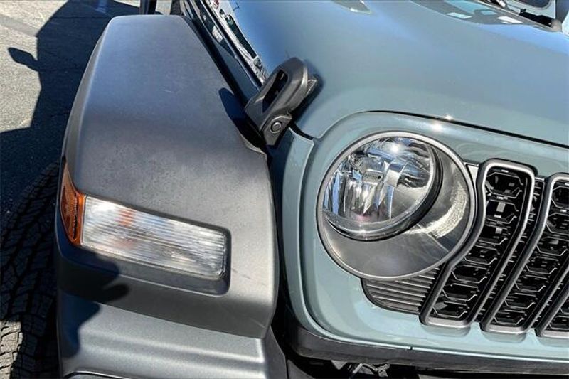 New 2025 Jeep Wrangler 4-door Sport SImage 11