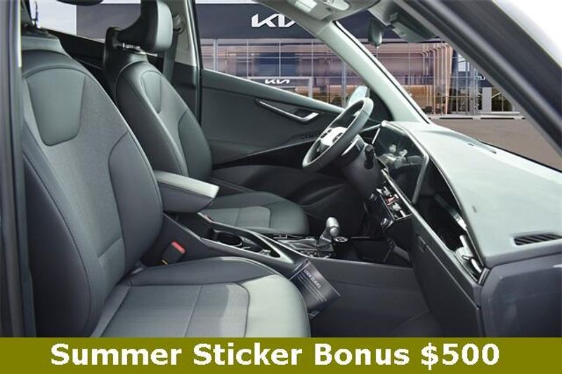 2025 Kia Niro EXImage 12