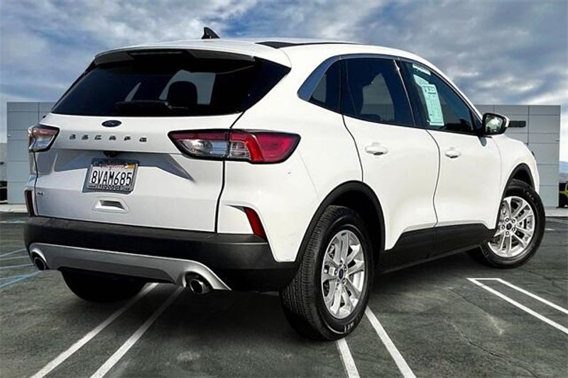 2020 Ford Escape SEImage 13