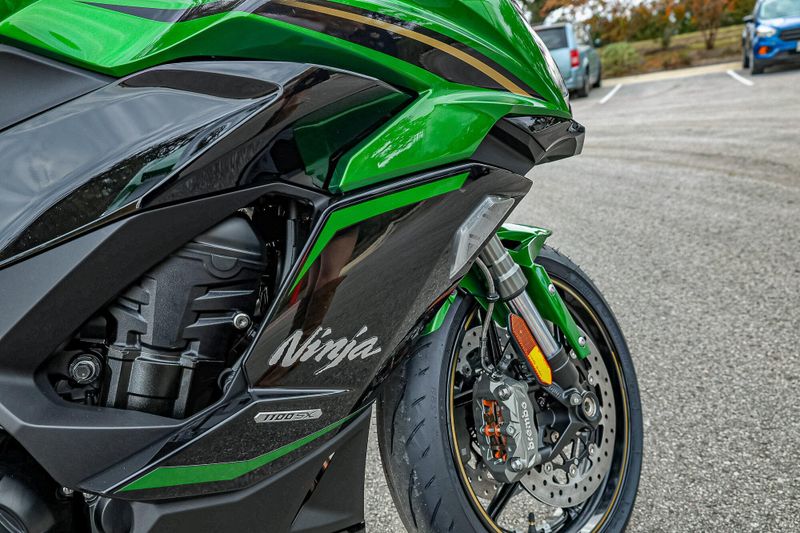 2025 Kawasaki NINJA 1100SX SE EMERALD BLAZED GREEN AND METALLIC DIABLO BLACK Image 4