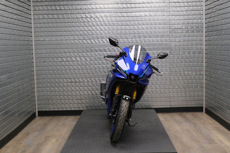 NEW 2026 YAMAHA YZFR3 ABS Image 8
