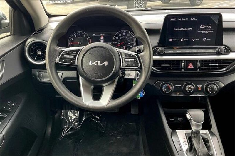 2023 Kia Forte LXSImage 4