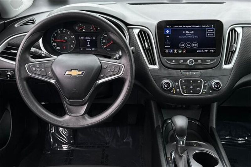 Used 2024 Chevrolet Malibu LTImage 12