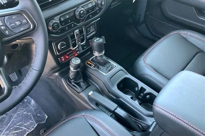 New 2025 Jeep Wrangler 4-door RubiconImage 7