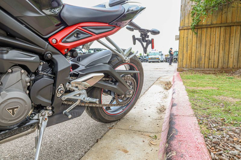USED 2018 TRIUMPH STREET TRIPLE R Image 22