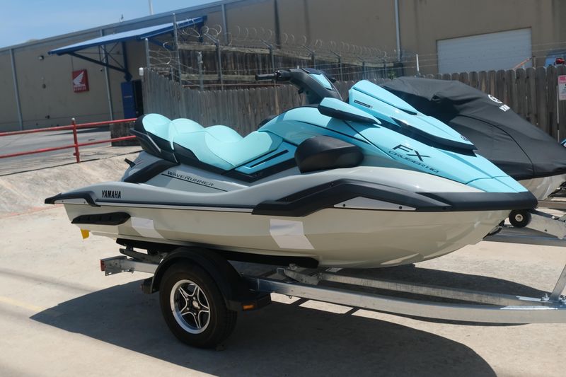 2025 Yamaha FX CRUISER HO WITH AUDIO MINT AND PEARL Image 1