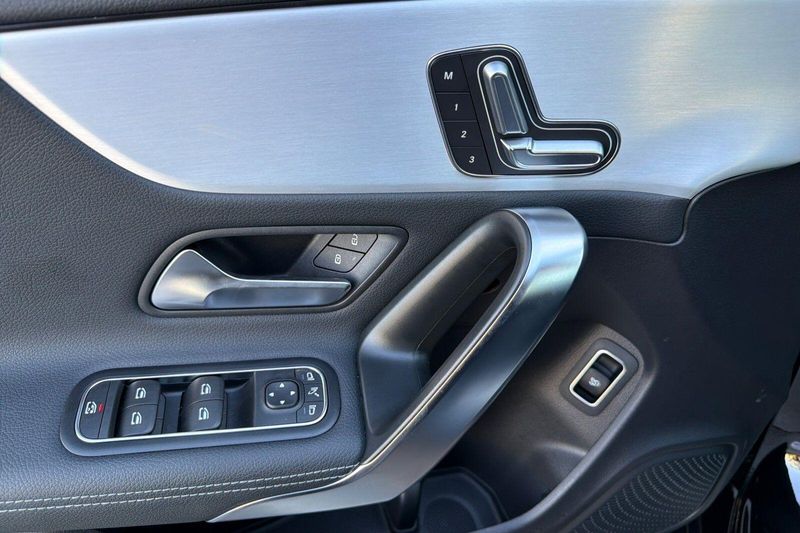 Used 2025 Mercedes-Benz CLA 250Image 11