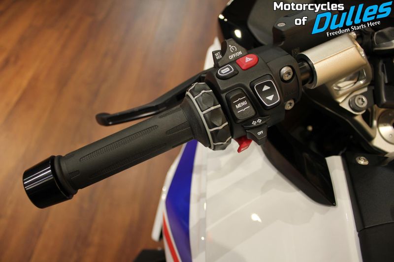 New 2026 BMW R1300RS Image 12