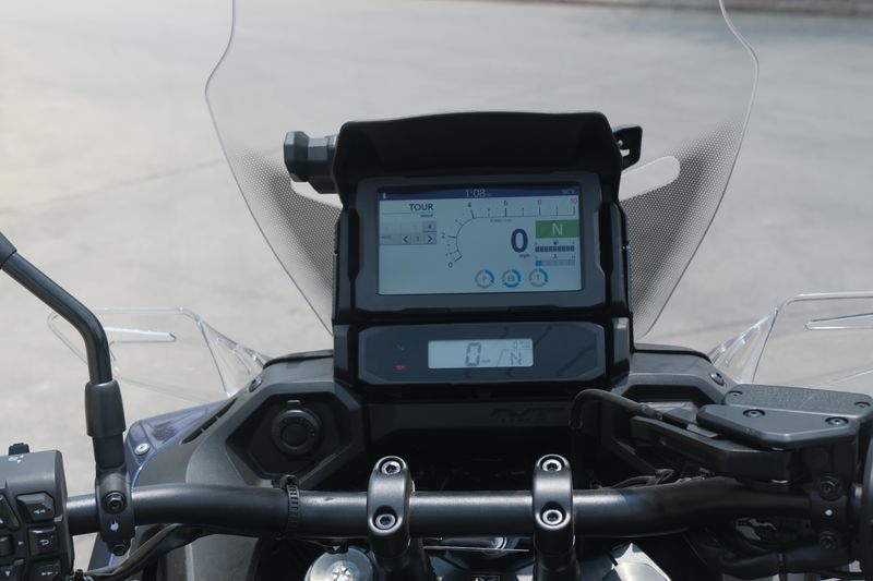 2025 Honda NT1100D PEARL HAWKEYE BLUE Image 11