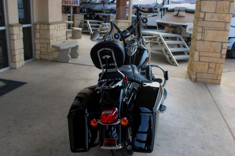 2013 HARLEY HERITAGE SOFTAIL BLACK Image 7