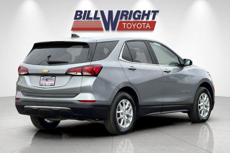 Used 2024 Chevrolet Equinox LTImage 3