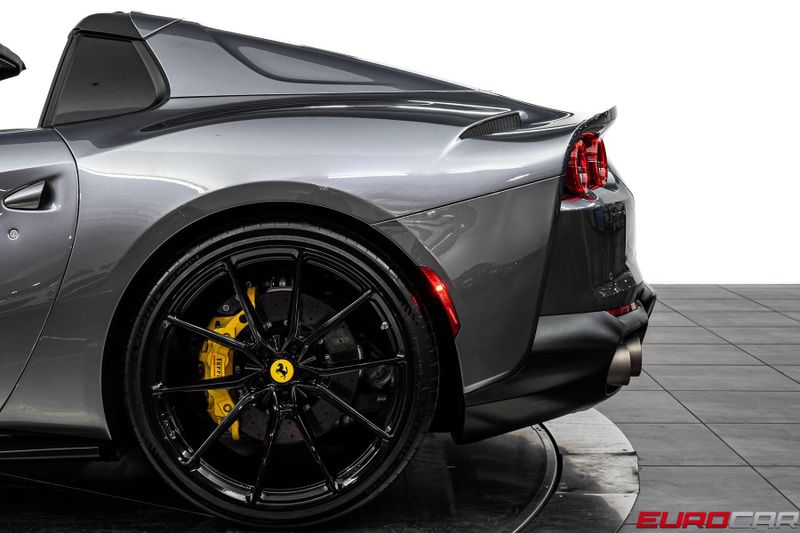 2022 Ferrari 812 GTS *AIRBRUSHED SCUDERIA LOGO * SUSPENSION LIFTER*Image 18