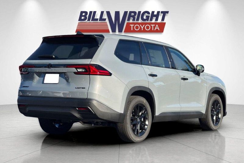 New 2026 Toyota Grand Highlander Hybrid Nightshade EditionImage 3