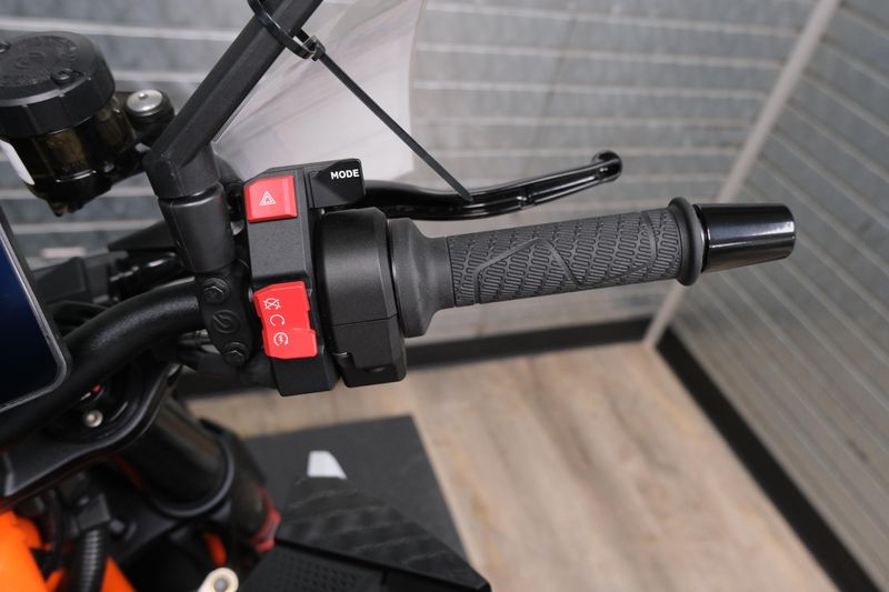 NEW 2026 KTM 990 DUKE R Image 21