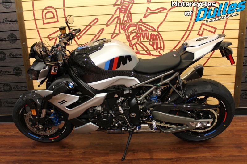 2025 BMW M1000R Image 5