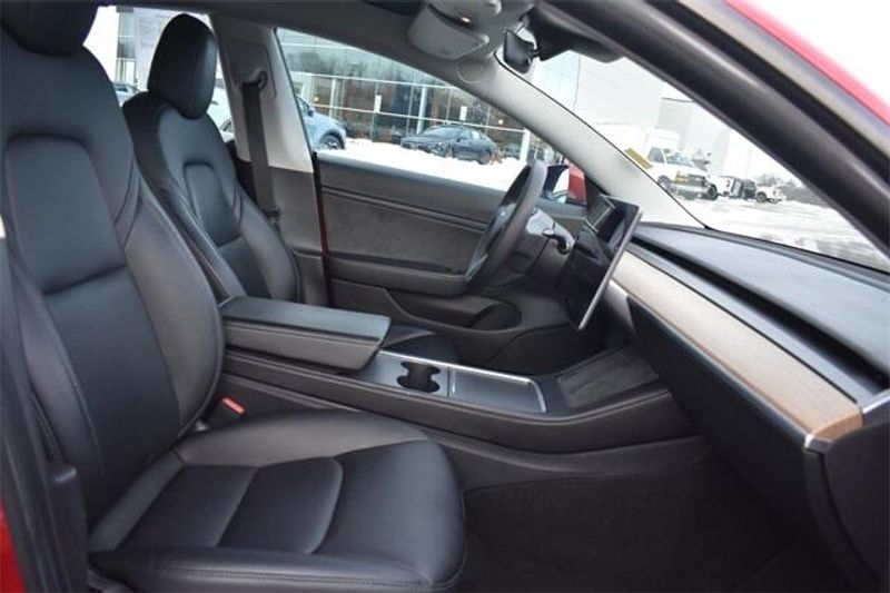 Used 2021 Tesla Model 3 PerformanceImage 13