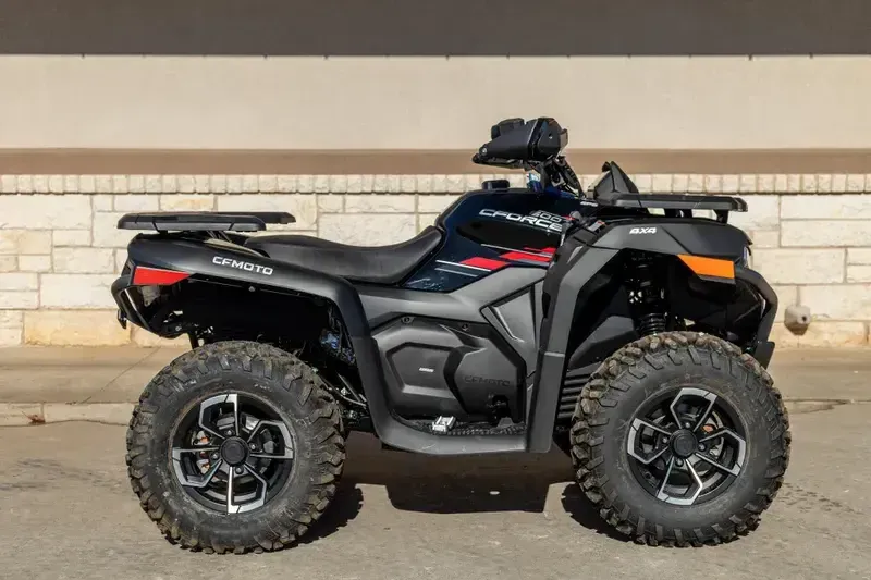 2025 CFMOTO CFORCE 600 NEBULA BLACK Image 2