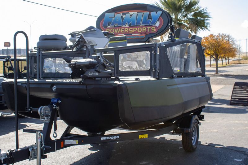 NEW 2026 SEADOO SWITCH FISH COMPACT 170HP WITH PAINTED TRAILER Image 3