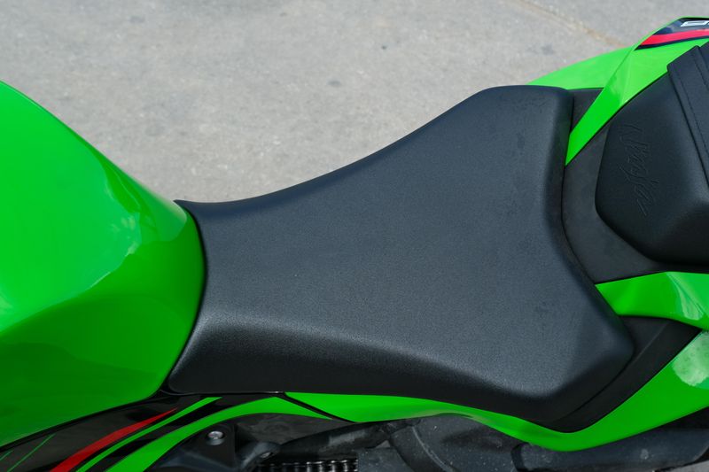 2024 Kawasaki NINJA ZX6R ABS KRT EDITION LIME GREEN AND EBONY Image 9