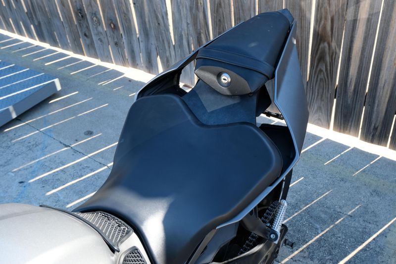 USED 2016 YAMAHA YZFR1 CA Image 24