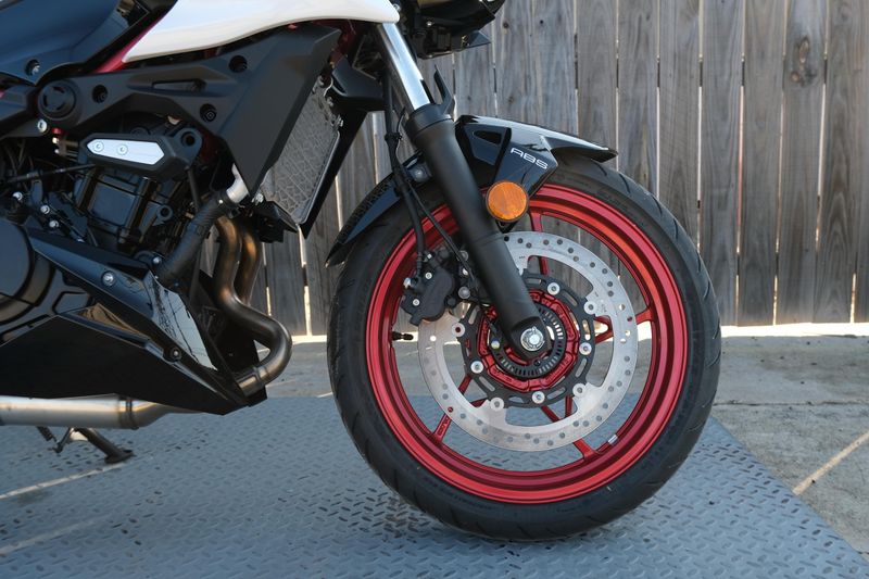 NEW 2026 KAWASAKI Z500 SE ABS Image 18