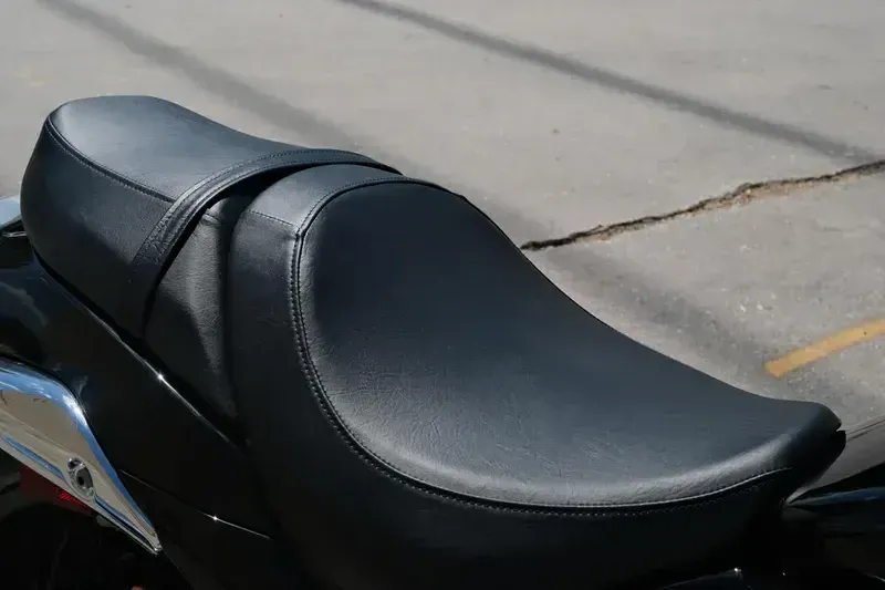 NEW 2025 SUZUKI BOULEVARD M109R Image 13