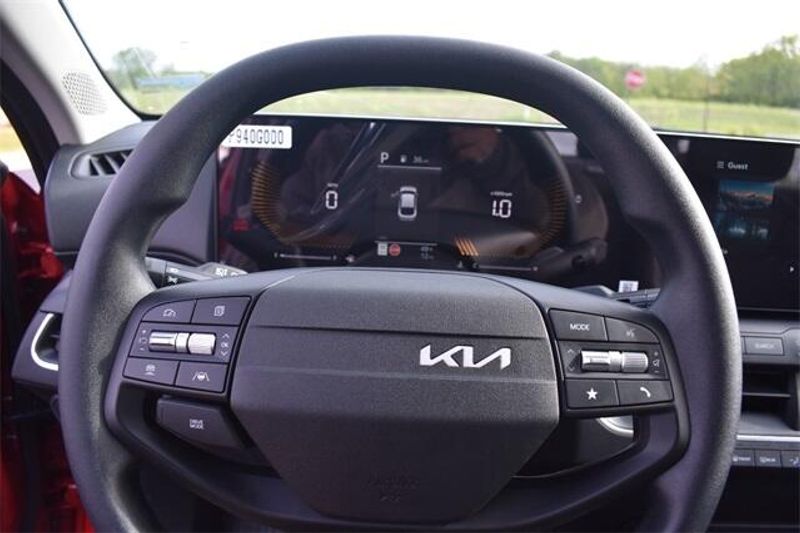 2025 Kia K4 LXSImage 22