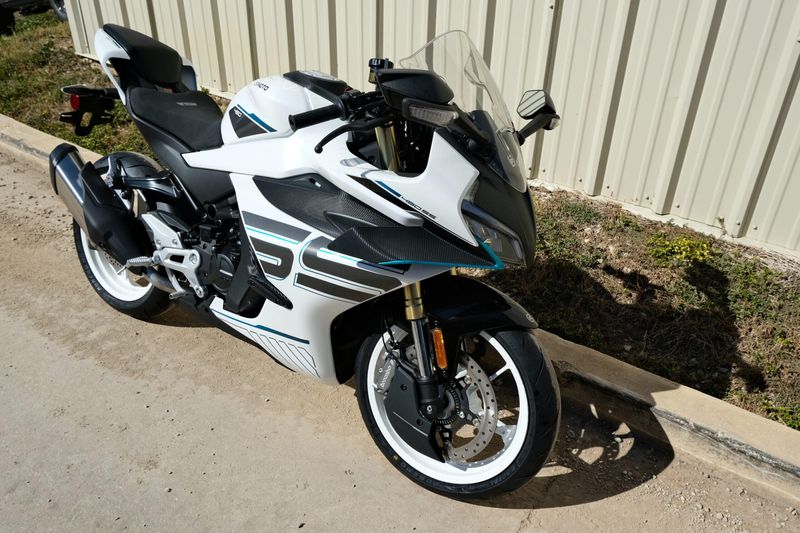 NEW 2026 CFMOTO 450SS Image 24