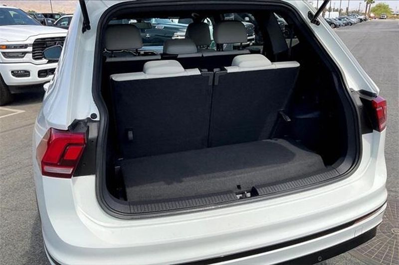 Used 2021 Volkswagen Tiguan 2.0T SE R-Line BlackImage 34