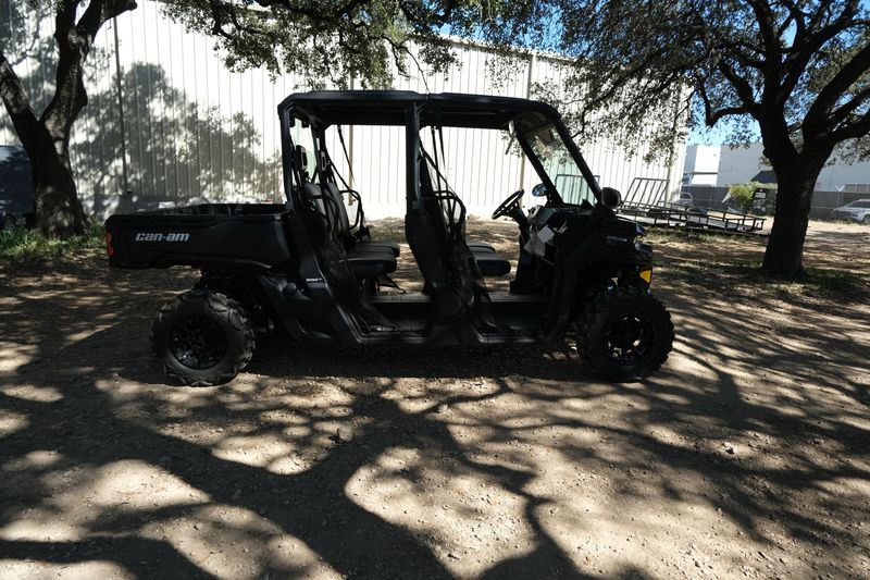 2025 Can-Am DEFENDER MAX DPS HD9 STEALTH BLACKImage 17