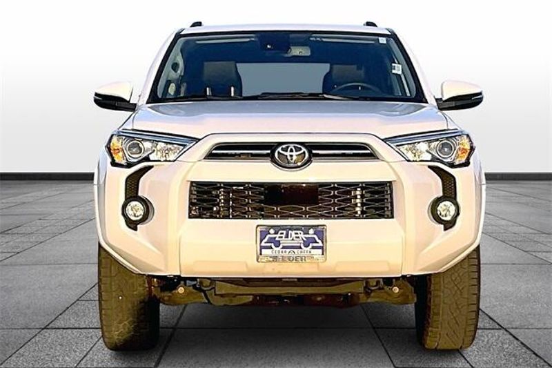 2020 Toyota 4Runner SR5Image 3