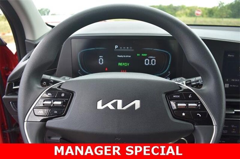 New 2025 Kia Niro LXImage 24