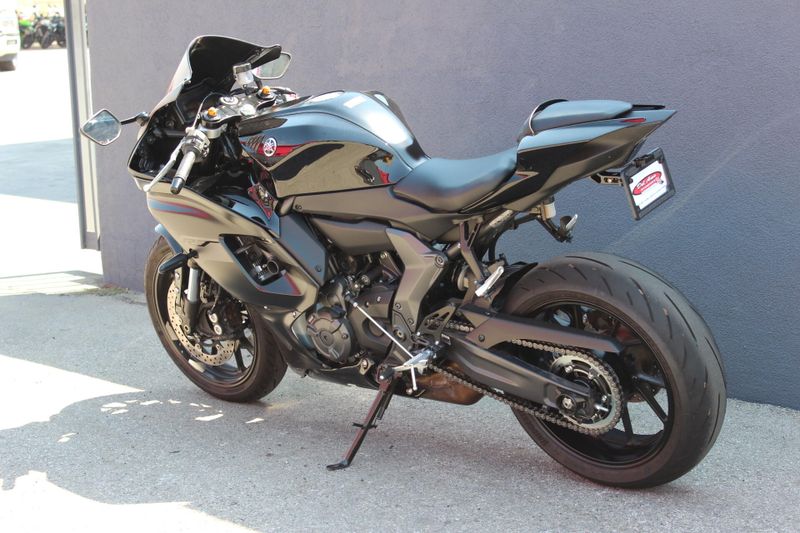 Used 2025 Yamaha YZF R7 Image 5