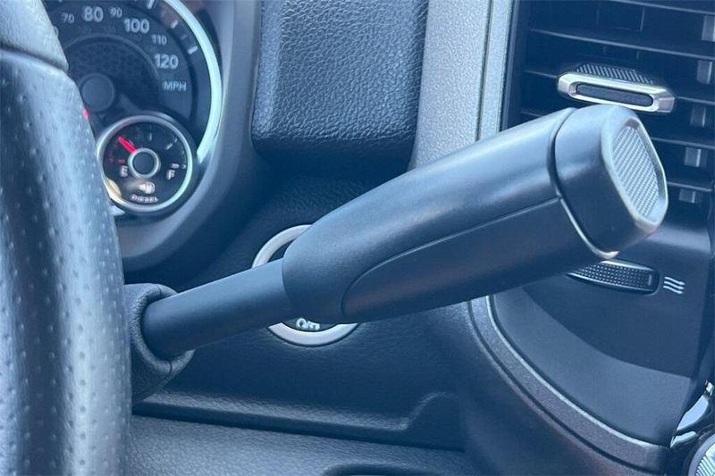 2025 Ram 2500 Tradesman photo 17