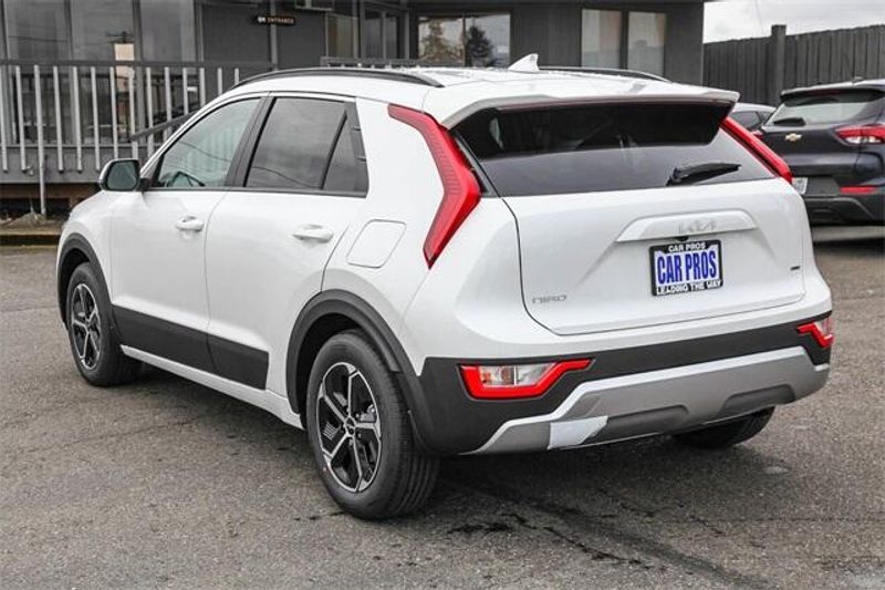 2025 Kia Niro LXImage 15