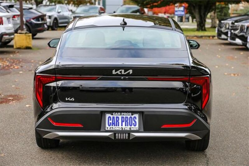 New 2025 Kia K4 LXImage 16