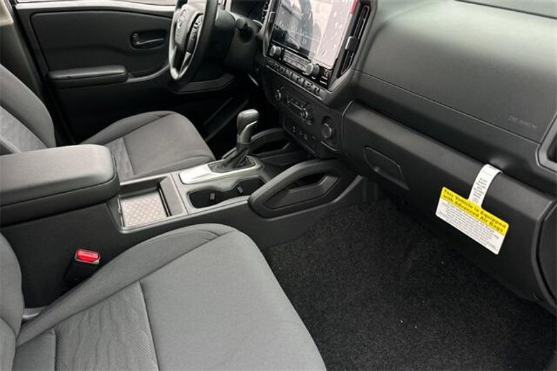 New 2025 Nissan Frontier SImage 12