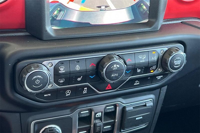 2021 Jeep Gladiator Rubicon photo 20