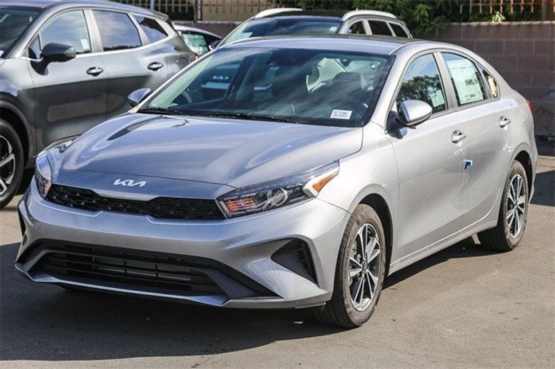 2024 Kia Forte LXSImage 12