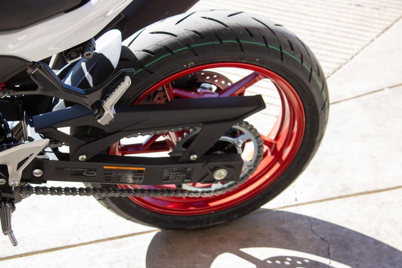 NEW 2026 KAWASAKI Z500 SE ABS Image 21