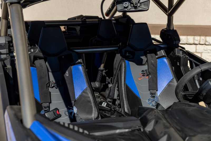 2024 Can-Am MAVERICK X3 MAX X RS WITH SMARTSHOX TURBO RR DAZZLING BLUE AND CARBON BLACKImage 13